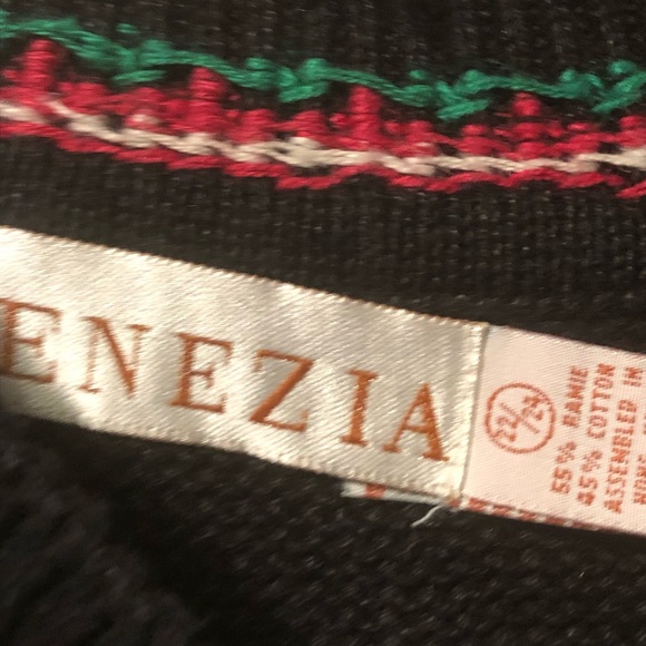 🎄Vintage Venezia Christmas Cross Stitch Sweater- 437 $40 or $35 w/offer - Picture 5 of 6
